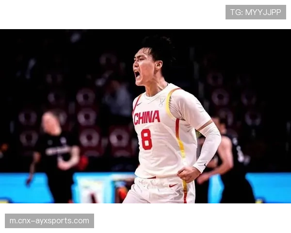 赵睿担任后场攻坚点 身体对抗优势应对日本后卫群 赵睿担任后场攻坚点 身体对抗优势应对日本后卫群